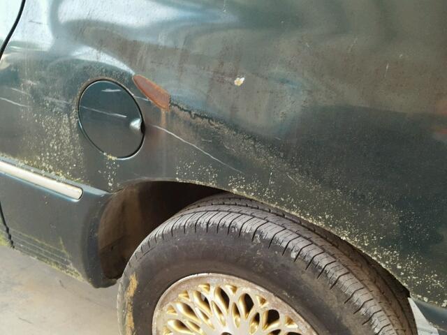 1C4GP64L0TB137434 - 1996 CHRYSLER TOWN & COU GREEN photo 9