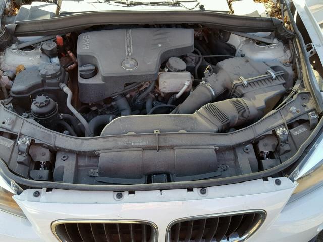 WBAVL1C56DVR87235 - 2013 BMW X1 XDRIVE2 Weiß Foto 7