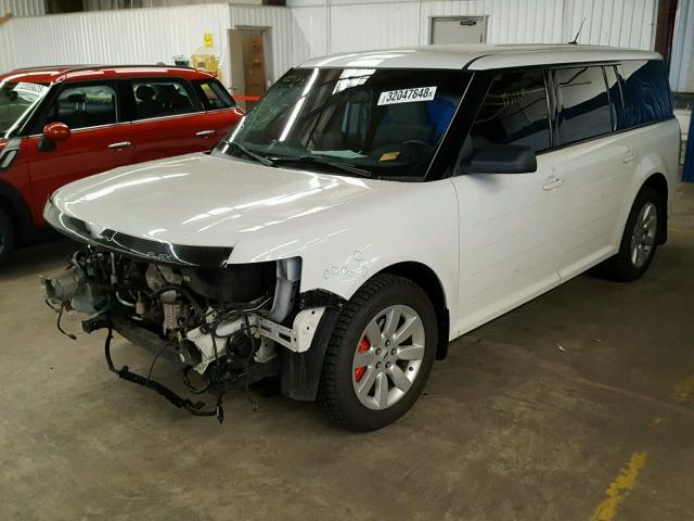 2FMDK51C69BA25140 - 2009 FORD FLEX SE WHITE photo 2