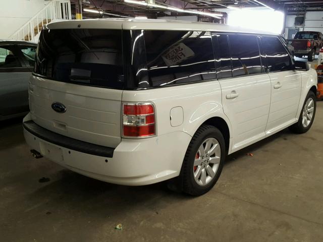 2FMDK51C69BA25140 - 2009 FORD FLEX SE WHITE photo 4