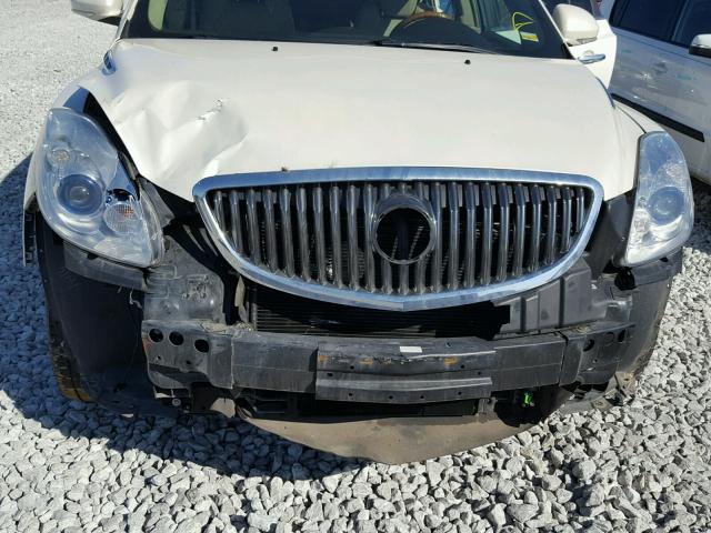 5GAER23728J272654 - 2008 BUICK ENCLAVE CX WHITE photo 9