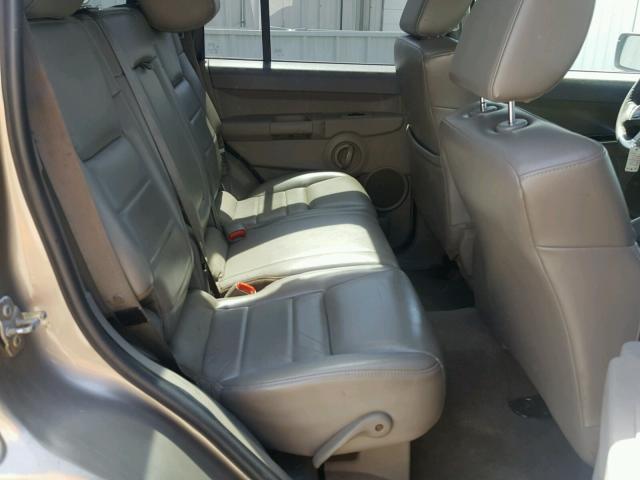 1J8HG48K06C105035 - 2006 JEEP COMMANDER BEIGE photo 6