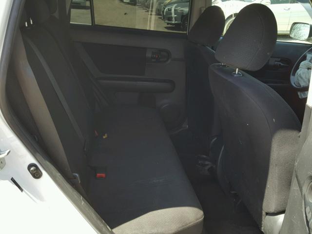 JTLKE50E581031290 - 2008 TOYOTA SCION XB WHITE photo 6