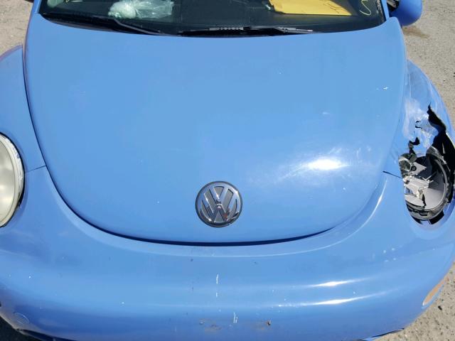 3VWCD21C11M427558 - 2001 VOLKSWAGEN NEW BEETLE 蓝色 照片 7