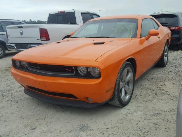 2C3CDYBT1EH139245 - 2014 DODGE CHALLENGER ORANGE photo 2