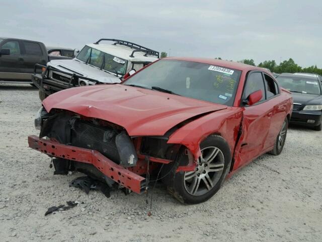 2C3CDXCT2DH563198 - 2013 DODGE CHARGER R/ RED photo 2