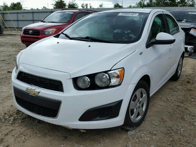 1G1JA5SH6D4170601 - 2013 CHEVROLET SONIC LS WHITE photo 2