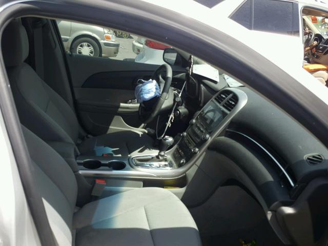 1G11A5SA5DF316865 - 2013 CHEVROLET MALIBU LS 银色 照片 5