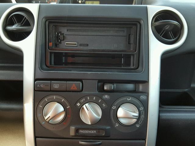 JTLKT324540145515 - 2004 TOYOTA SCION XB GREEN photo 9