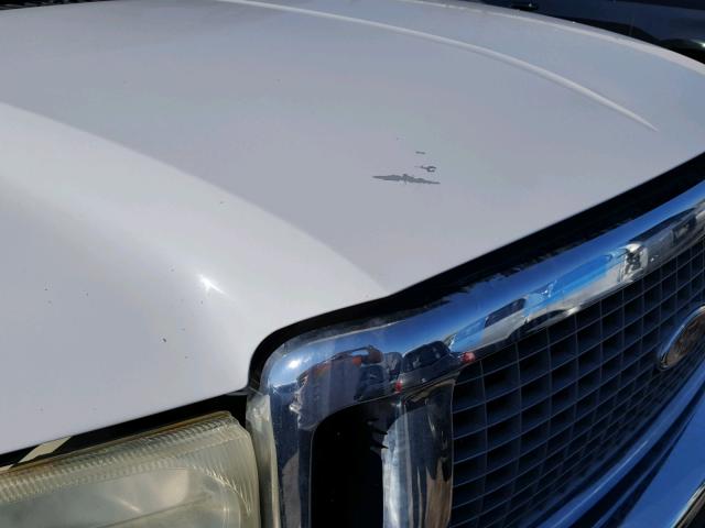 1FMSU41F13EB12591 - 2003 FORD EXCURSION WHITE photo 9