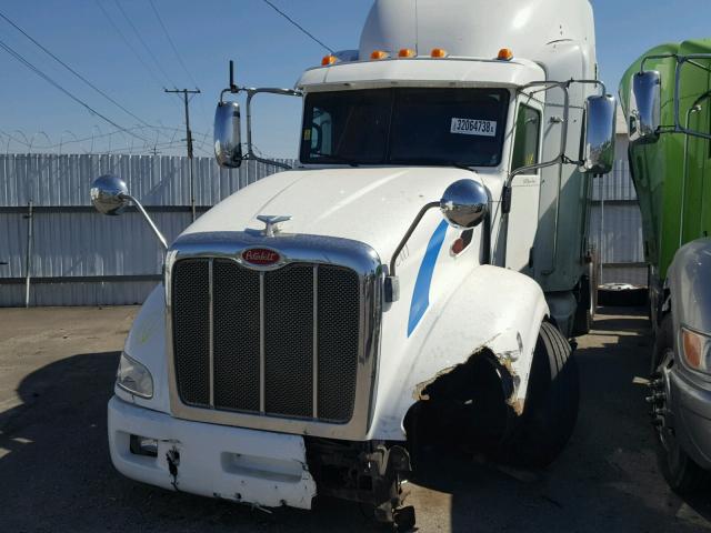 1XPHD49X9BD111218 - 2011 PETERBILT 386 WHITE photo 2