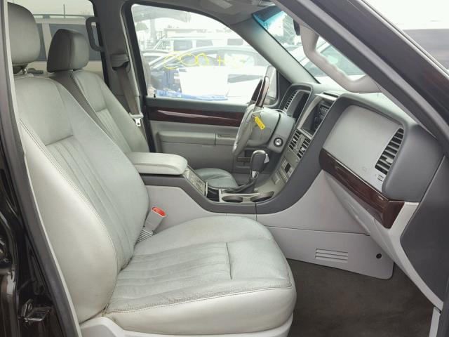 5LMEU88H34ZJ20792 - 2004 LINCOLN AVIATOR 黑色 照片 5