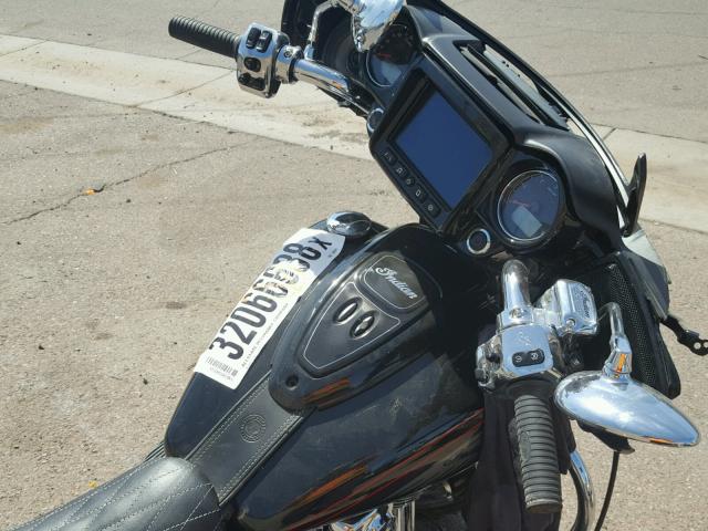 56KTCAAA6J3359591 - 2018 INDIAN MOTORCYCLE CO. CHIEFTAIN BLACK photo 5