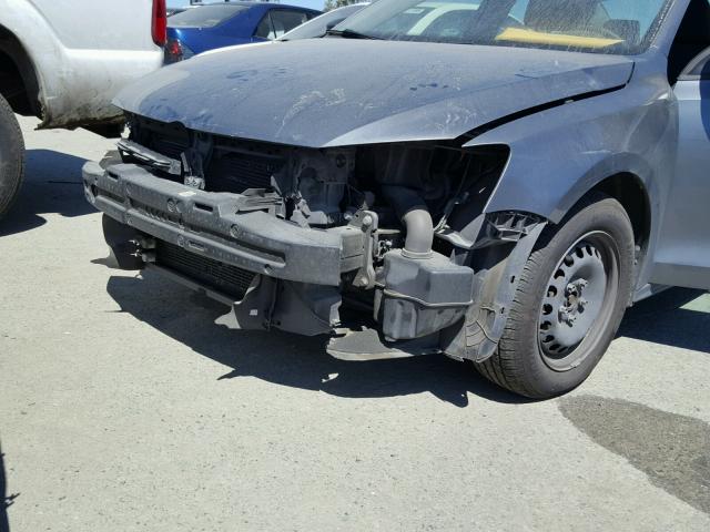 3VW2K7AJ4DM263935 - 2013 VOLKSWAGEN JETTA BASE 灰色 照片 9