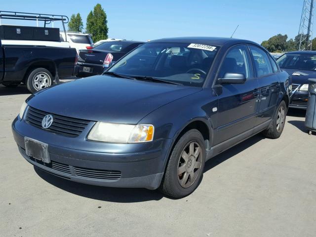 WVWAH63B41P009452 - 2001 VOLKSWAGEN PASSAT GLS BLUE photo 2