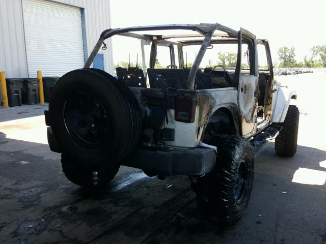 1J4GB59197L111411 - 2007 JEEP WRANGLER S ვერცხლისფერი ფოტო 4