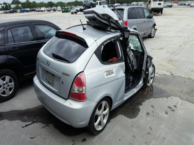 KMHCN36C38U072134 - 2008 HYUNDAI ACCENT SE SILVER photo 4