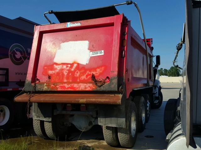 2FZHAWAK61AH73705 - 2001 STERLING TRUCK LT 8500 RED photo 4