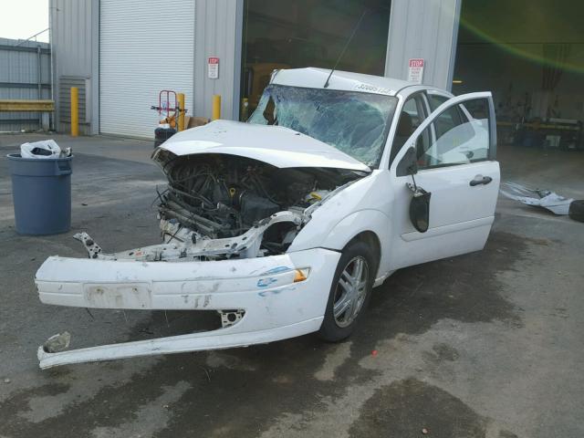 1FAFP34ZX4W108120 - 2004 FORD FOCUS SE C GRAY photo 2