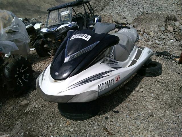 YAMA2138L708 - 2008 YAMAHA JETSKI WHITE photo 2