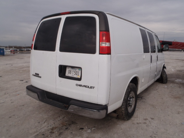 1GCGG25U361231110 - 2006 CHEVROLET EXPRESS G2 WHITE photo 4