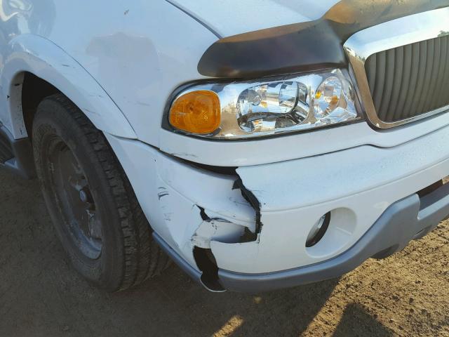 5LMEU27A21LJ06253 - 2001 LINCOLN NAVIGATOR 白色 照片 9