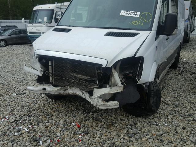 WD3PE8CCXB5506939 - 2011 MERCEDES-BENZ SPRINTER 2 WHITE photo 9