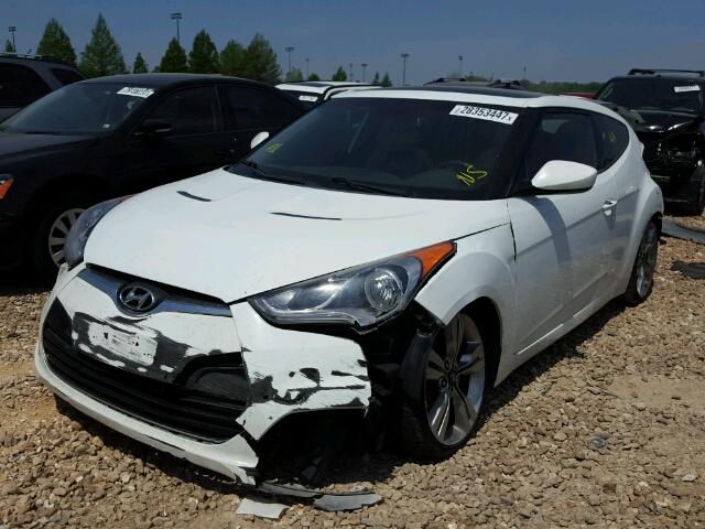 KMHTC6AD4CU023072 - 2012 HYUNDAI VELOSTER B WHITE photo 2