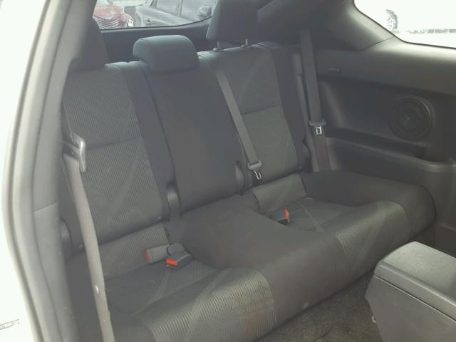 JTKJF5C73B3017331 - 2011 TOYOTA SCION TC 白色 照片 6