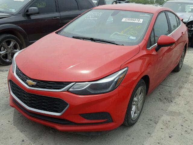 1G1BE5SM1H7196078 - 2017 CHEVROLET CRUZE LT RED photo 2