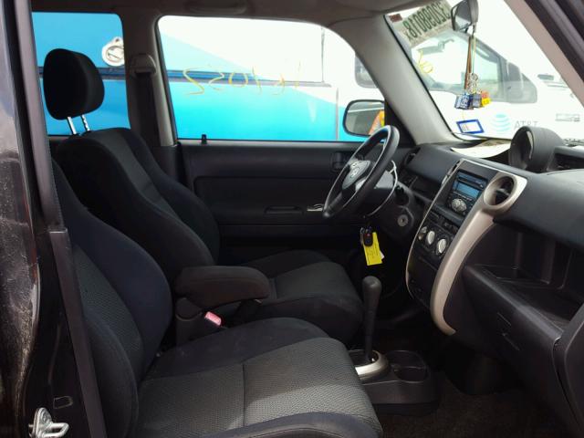 JTLKT324564091936 - 2006 TOYOTA SCION XB BLACK photo 5
