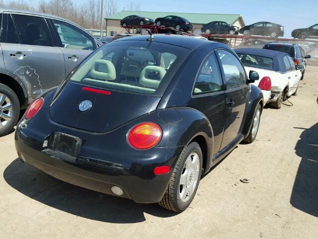 3VWCA21C9XM403364 - 1999 VOLKSWAGEN NEW BEETLE 黑色 照片 4