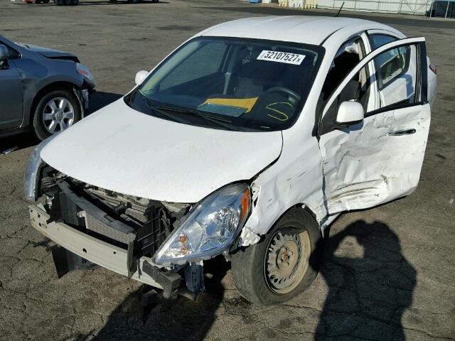 3N1CN7AP2DL876549 - 2013 NISSAN VERSA WHITE photo 2