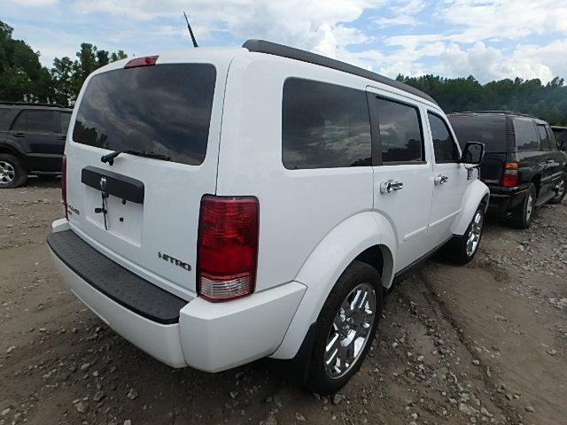 1D4PT4GX7BW528847 - 2011 DODGE NITRO HEAT WHITE photo 4