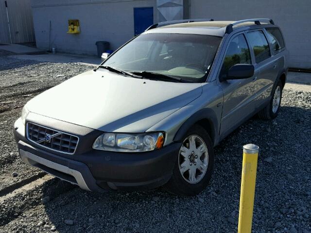 YV1SZ592551175890 - 2005 VOLVO XC70 SILVER photo 2