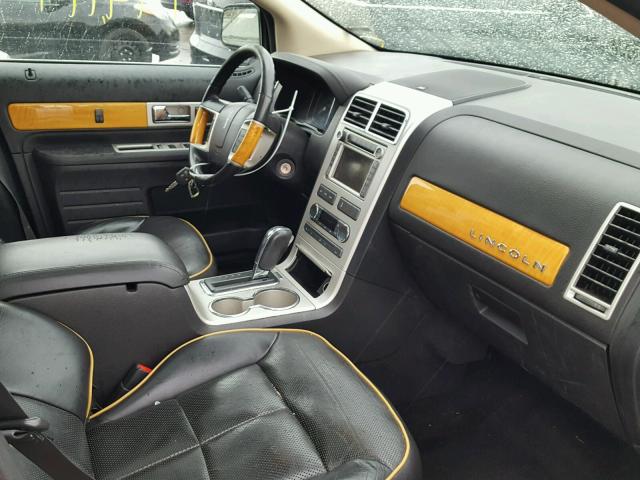 2LMDU88C48BJ24334 - 2008 LINCOLN MKX BLACK photo 5