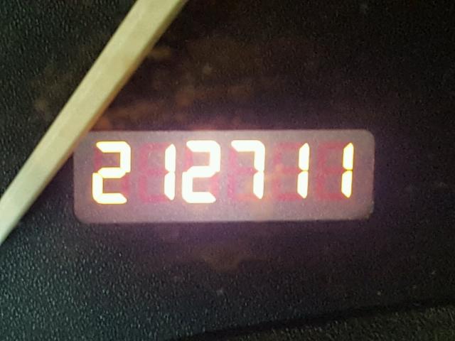 1G8ZR12781Z249912 - 2001 SATURN SC2 RED photo 8