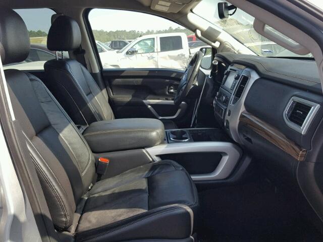 1N6AA1E66HN537360 - 2017 NISSAN TITAN SV SILVER photo 5