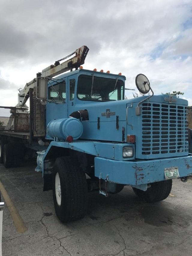 10T2D3EA6K1036736 - 1989 OSHKOSH MOTOR TRUCK CO. CONVENTION BLUE photo 1