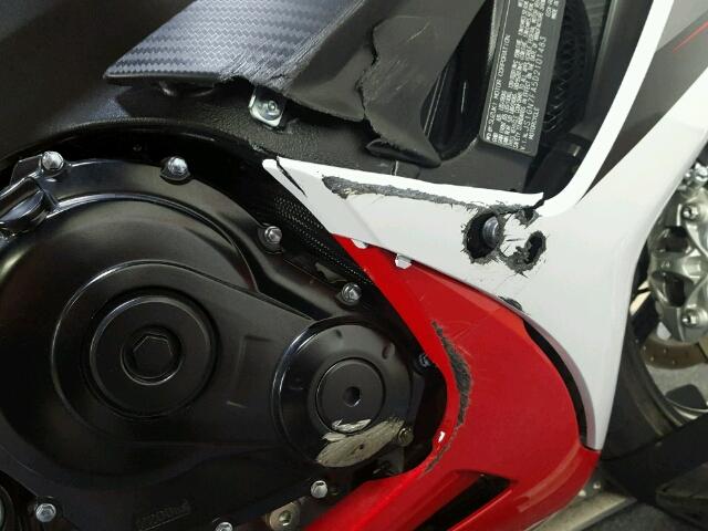 JS1GN7FA5D2101483 - 2013 SUZUKI GSX-R600 RED photo 16