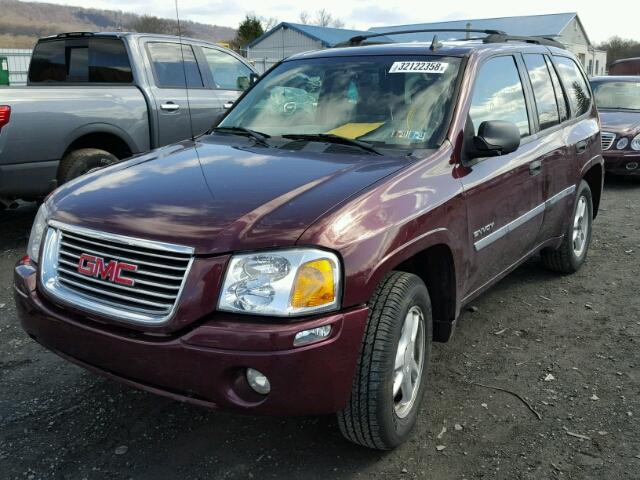 1GKDT13SX62343962 - 2006 GMC ENVOY MAROON photo 2