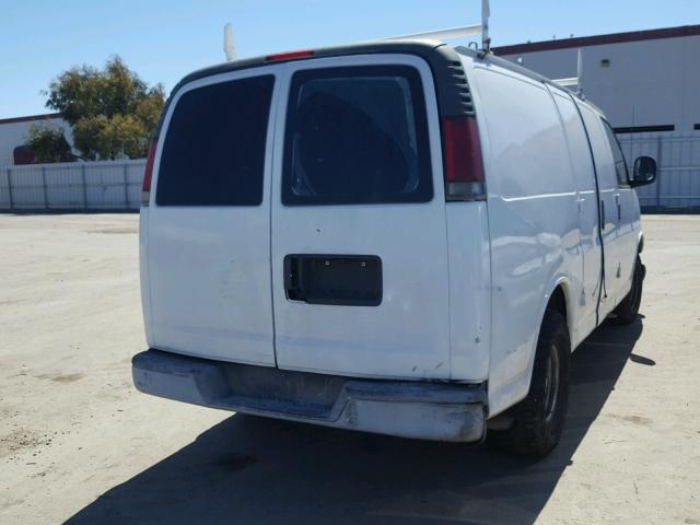 1GCFG15W321222487 - 2002 CHEVROLET EXPRESS G1 WHITE photo 4