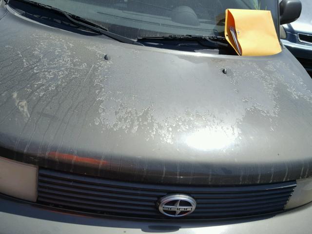 JTLKT334950213041 - 2005 TOYOTA SCION XB GRAY photo 7