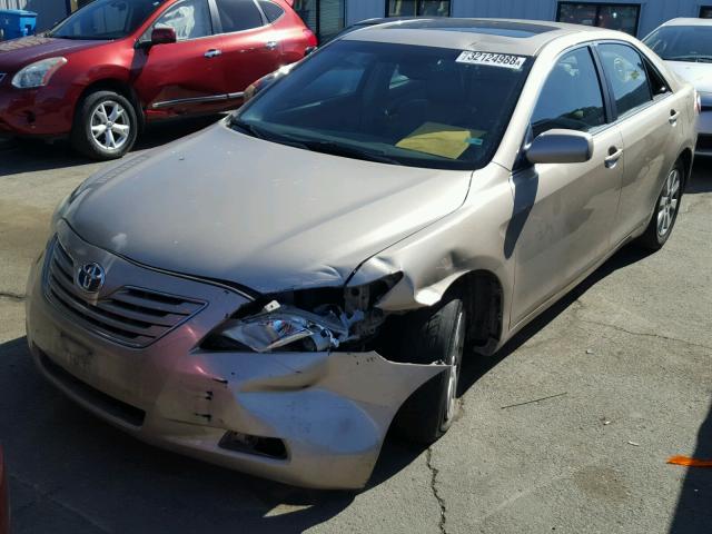 4T1BK46K27U020879 - 2007 TOYOTA CAMRY NEW GOLD photo 2