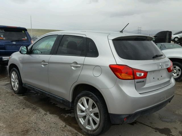 4A4AP3AU7EE010398 - 2014 MITSUBISHI OUTLANDER SILVER photo 3