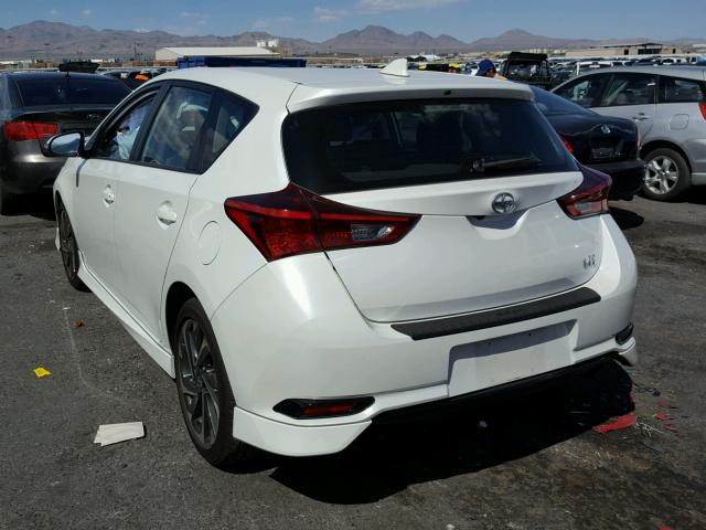 JTNKARJE5GJ507013 - 2016 TOYOTA SCION IM WHITE photo 3