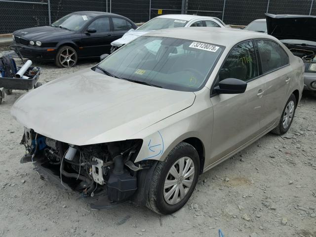 3VW2K7AJ1DM229323 - 2013 VOLKSWAGEN JETTA BASE 金色 照片 2