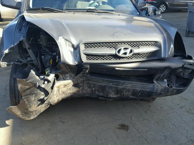 KM8JN12D67U666144 - 2007 HYUNDAI TUCSON SE GRAY photo 9