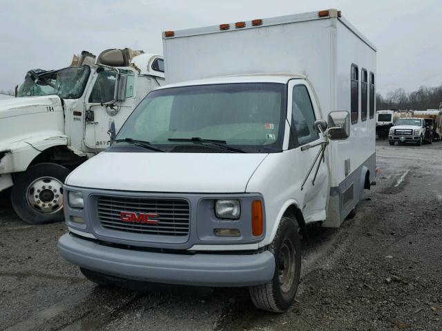 1GDHG31R4Y1196331 - 2000 GMC SAVANA CUT WHITE photo 2