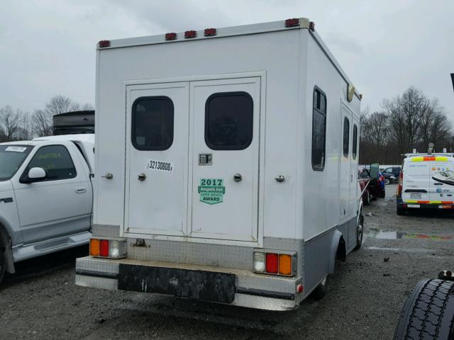 1GDHG31R4Y1196331 - 2000 GMC SAVANA CUT WHITE photo 4